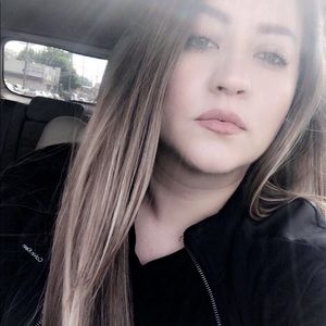 Meet your Posher, Nidia